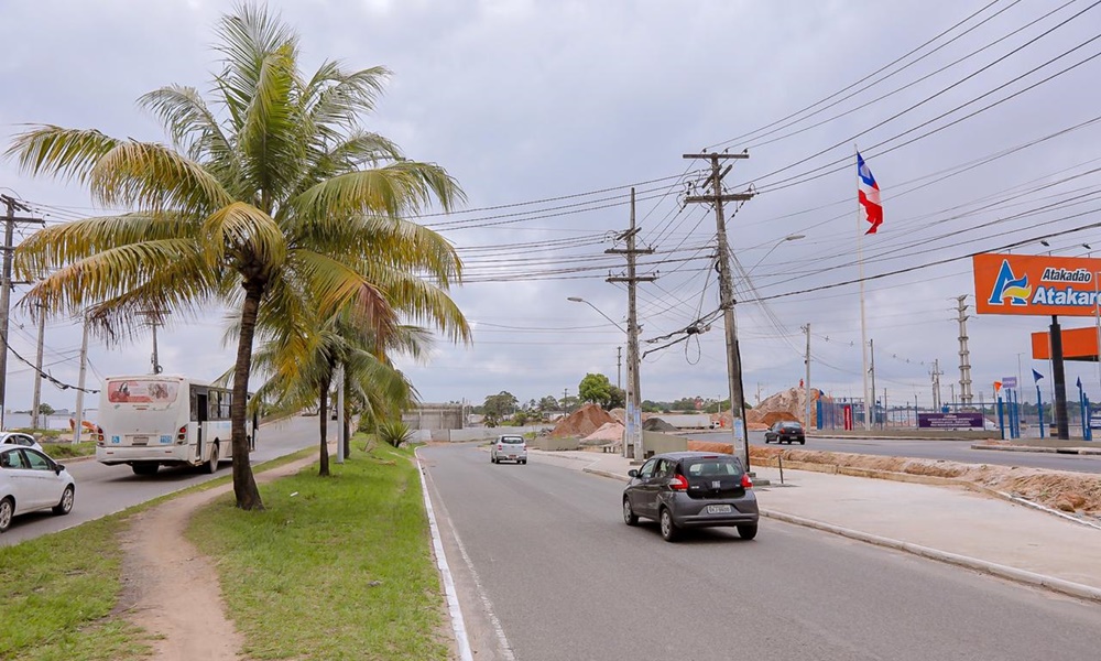 Prefeitura interdita pista principal da Avenida Jorge Amado no sentido Salvador