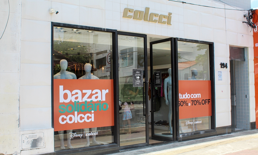 Colcci Camaçari promove bazar solidário em prol da Creche Comunitária Emanuel