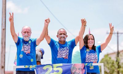 Elinaldo confirma favoritismo e é reeleito prefeito de Camaçari