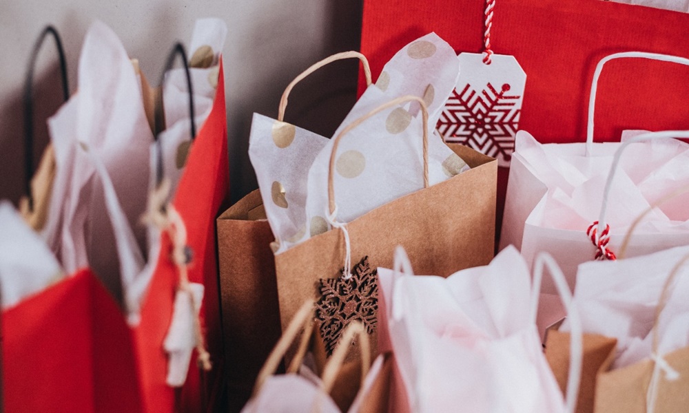 Especialista orienta sobre compras online e troca de presentes no Natal