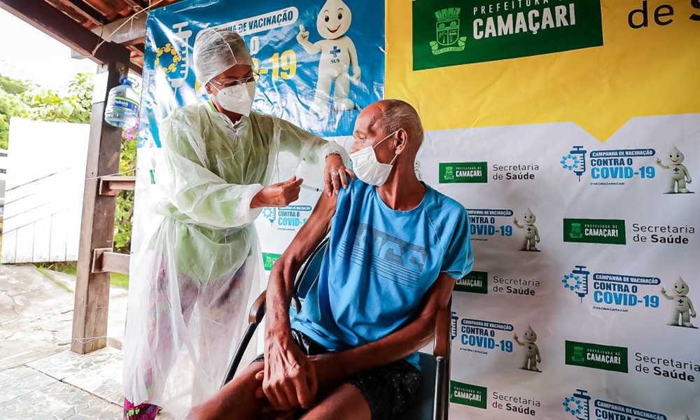 Coronavírus: 555 pessoas já foram vacinadas em Camaçari