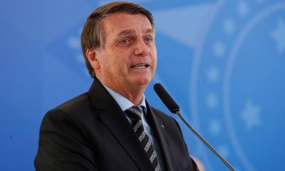 Bolsonaro flexibiliza regras para aquisição de vacinas no Brasil