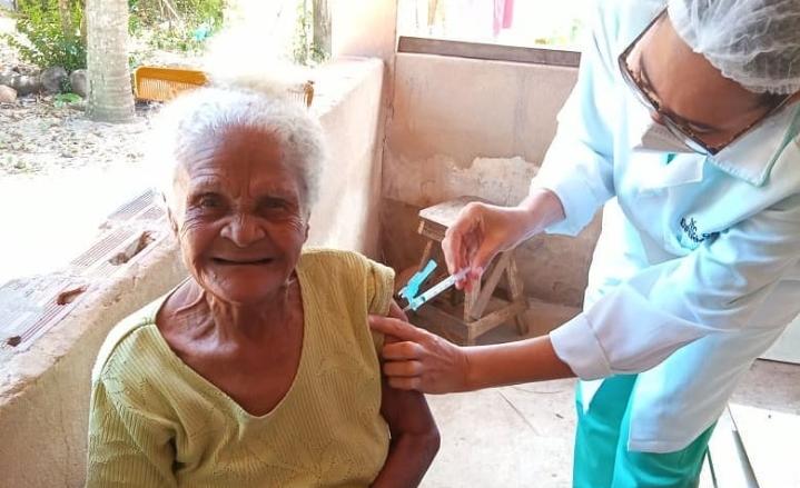 Mata inicia vacinação contra Covid-19 em idosos a partir de 75 anos de idade