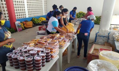 Seis toneladas de alimentos são distribuídas para famílias carentes em Dias d’Ávila