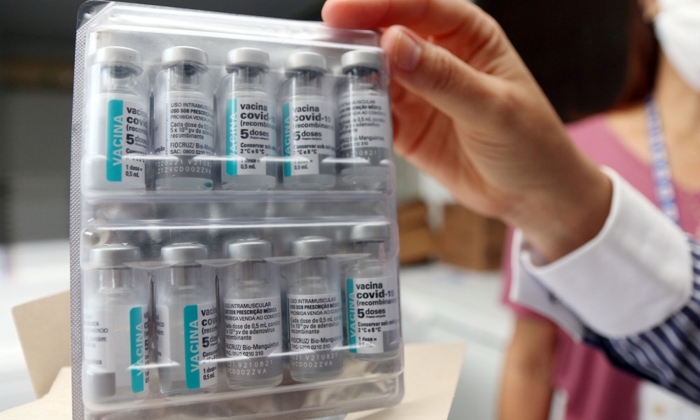 Camaçari recebe 4.720 vacinas contra Covid-19 e inicia imunização de idosos a partir de 72 anos neste domingo