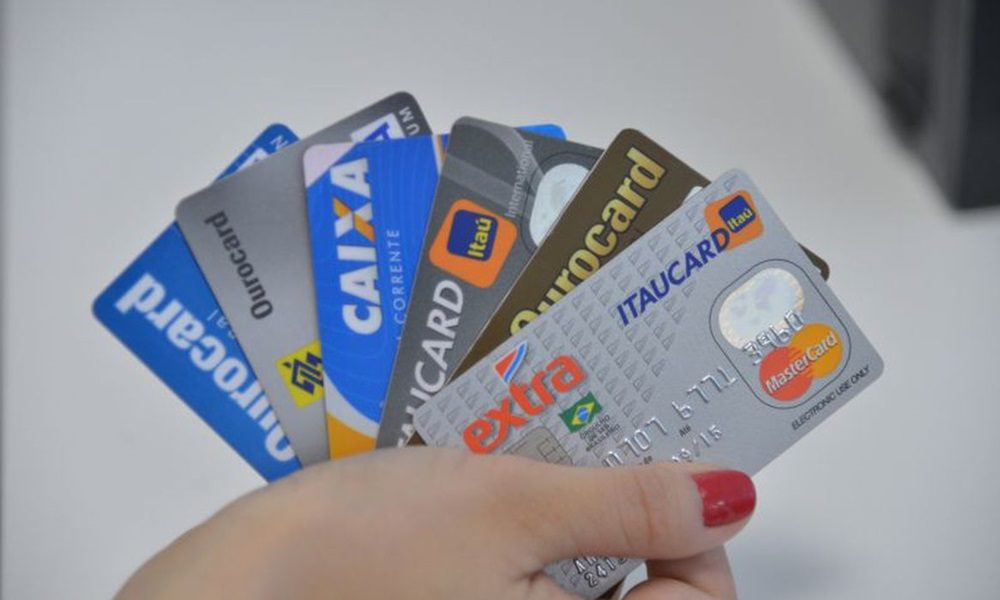 Contribuinte agora pode pagar taxas federais com cartão de crédito