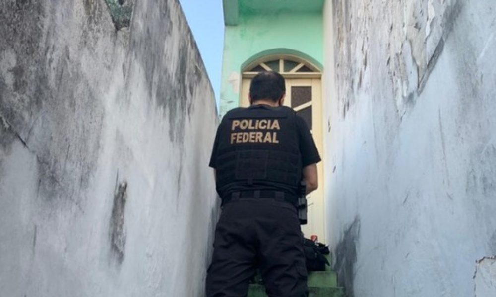 Operação da PF contra fraude na Previdência cumpre mandados em Camaçari e Salvador