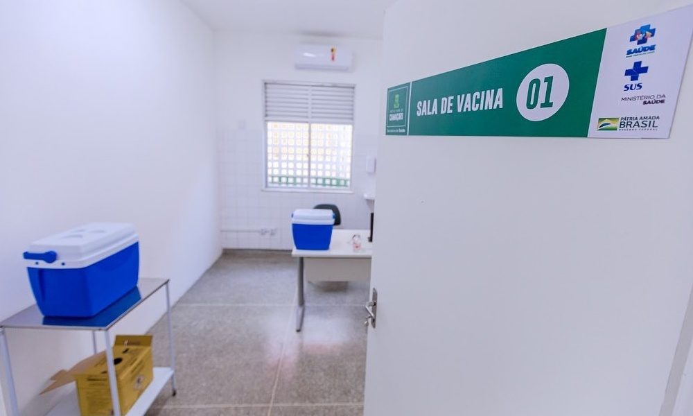 Vacina contra gripe é aplicada em todas as unidades de saúde com sala de vacinação