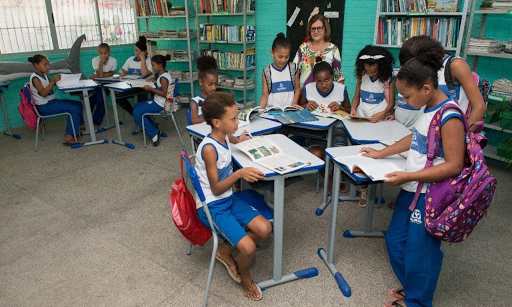Professores da rede municipal de Salvador decidem não voltar às aulas presenciais