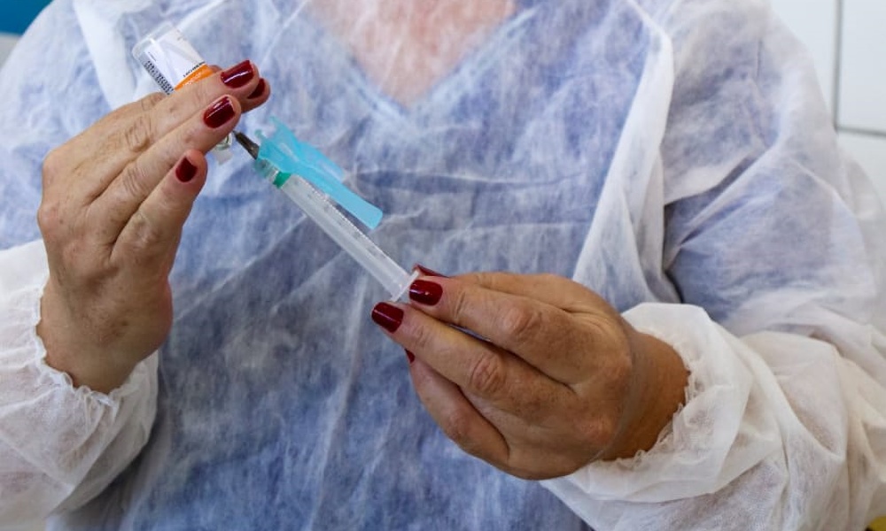 Gestantes, puérperas e diabéticos começam a ser vacinados contra Covid-19 em Mata de São João