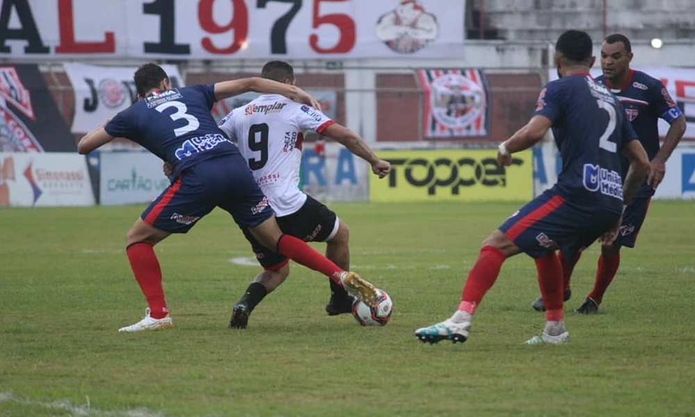 Bahia de Feira e Atlético empatam no primeiro jogo da final do Campeonato Baiano