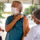 Lauro de Freitas inicia vacinação contra Covid-19 para pessoas com 58 anos