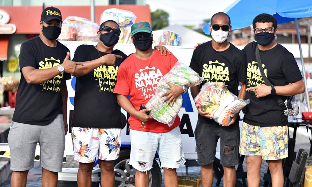 Mais de 50 famílias são beneficiadas com ação solidária do Samba na Praça em Camaçari