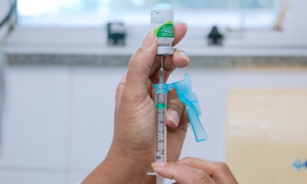 Vacina contra Influenza é liberada para toda a população acima de 6 meses em Lauro de Freitas