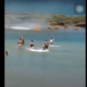 Vídeo: banhista registra tromba d’água em Jauá