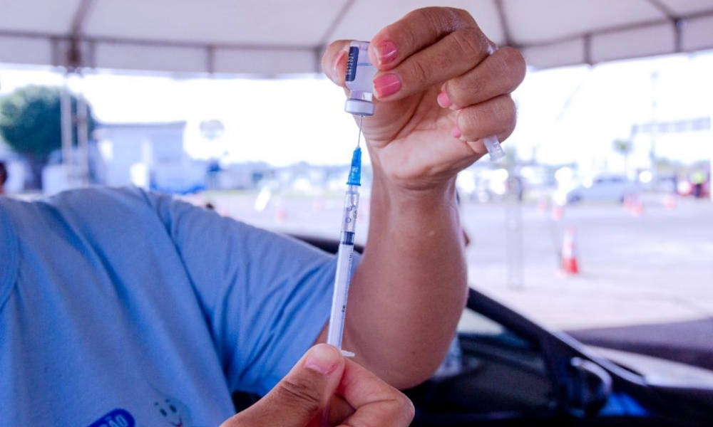 Vacinação contra Covid-19 avança para pessoas acima de 36 anos em Camaçari