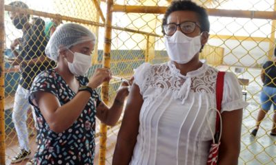 Lauro de Freitas vacina contra Covid-19 neste sábado pessoas com 54 anos ou mais