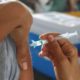 Lauro de Freitas cadastra bancários para vacinação contra Covid-19