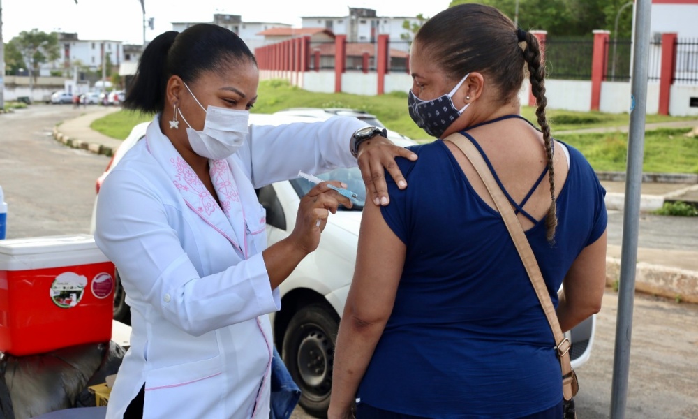 Lauro de Freitas começa vacinação contra Covid-19 de pessoas com 45 anos ou mais