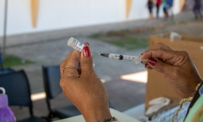 Salvador inicia vacinação contra Covid-19 de pessoas com 32 anos neste sábado