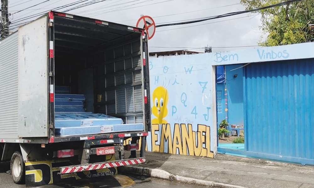 Anjos Solidários: loja de móveis e decoração doa 20 colchões para a Creche Emanuel
