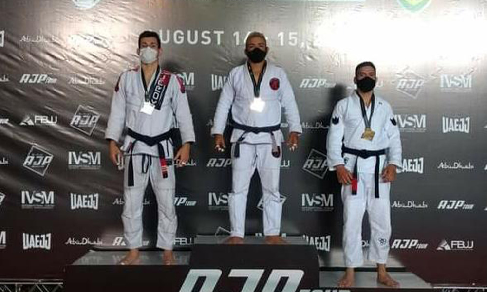 Camaçarienses conquistam duas medalhas de ouro em evento internacional de jiu-jitsu em Goiânia