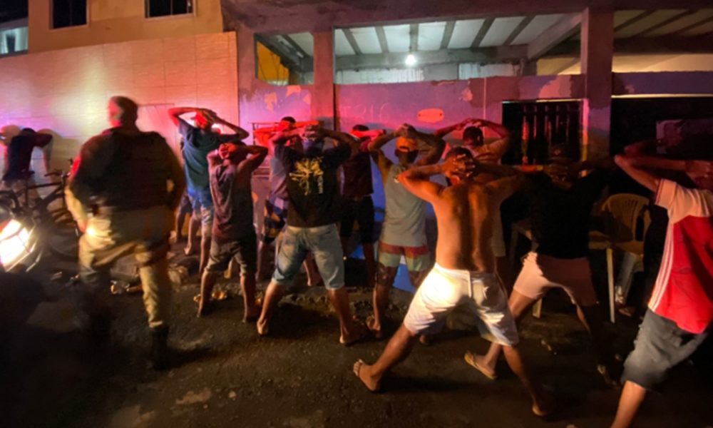 Polícia Militar encerra duas festas irregulares em Lauro de Freitas
