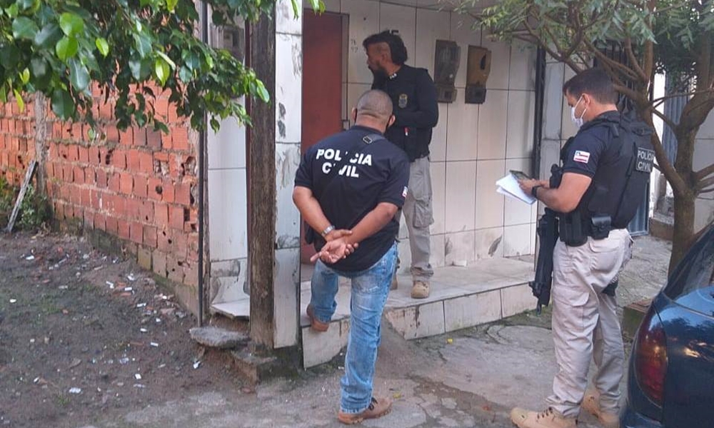 Foragido com mandado de prisão em aberto por roubo é preso em Candeias
