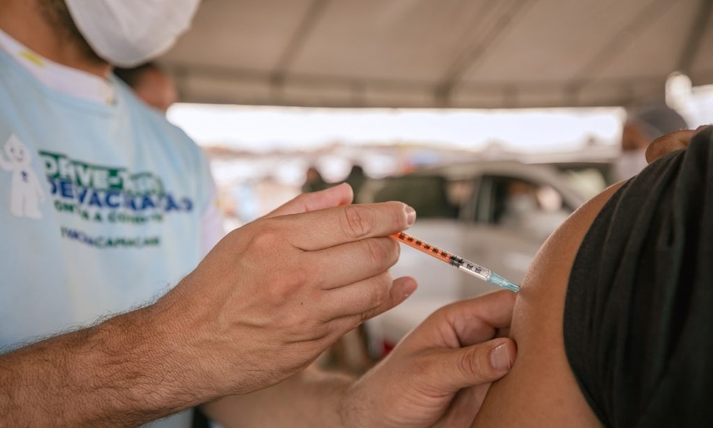 Baianos poderão tomar segunda dose da vacina em cidade diferente da primeira