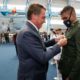 Bolsonaro entrega medalhas a campeões olímpicos militares