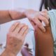 Sesau realiza hoje Dia D de vacinação contra Covid-19 na sede e orla de Camaçari