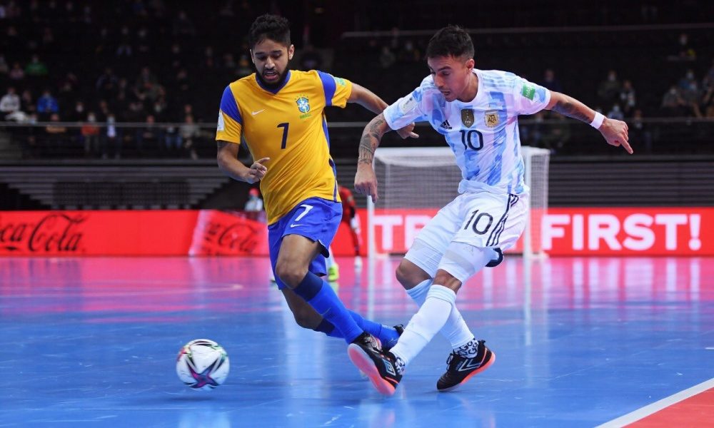 Brasil perde para Argentina e está fora da final da Copa do Mundo de Futsal