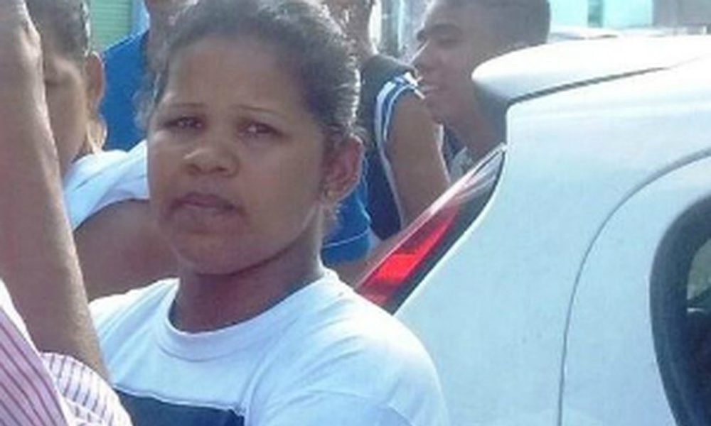Mulher foragida da Justiça por mandar matar filho de sete anos em Camaçari é presa em Alagoas