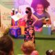 Shopping da Bahia promove sessões de contação de história durante o mês das crianças