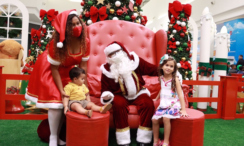 Música e alegria marcam chegada do Papai Noel no Boulevard Shopping Camaçari