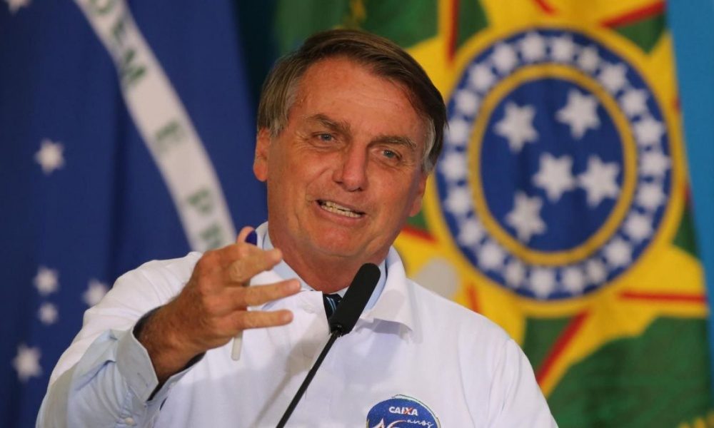 Bolsonaro pede que mercados tenham "menor lucro possível" em alimentos