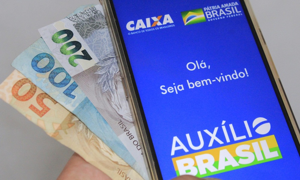 Caixa paga Auxílio Brasil para beneficiários com NIS final 2 nesta segunda-feira