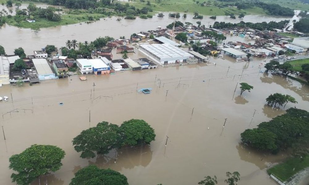 Governo da Bahia cria conta bancária para receber doações em dinheiro para vítimas das chuvas