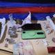 Dias d'Ávila: dupla disfarçada de vendedor de lanche é presa em ônibus por tráfico de droga