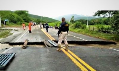 Bolsonaro edita MP que libera R$ 200 milhões para reconstrução de rodovias prejudicadas pela chuva