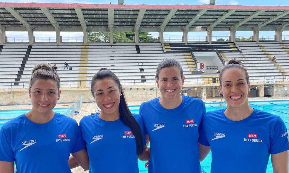 Quarteto feminino bate recorde mundial de natação master