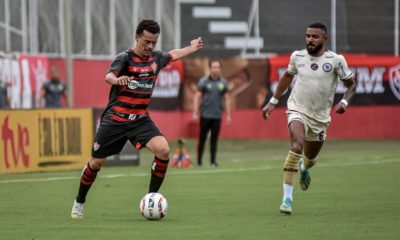 Nem Bahia, nem Vitória: Jacuipense lidera o Campeonato Baiano