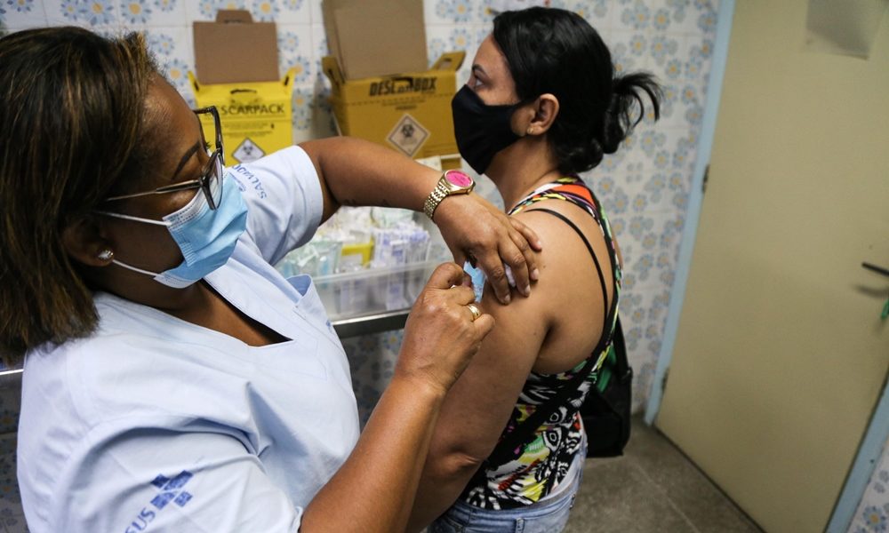 Salvador: 25 postos vacinam contra a gripe nesta sexta-feira