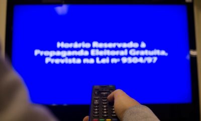 Bolsonaro sanciona lei que permite retorno da propaganda partidária no rádio e na TV