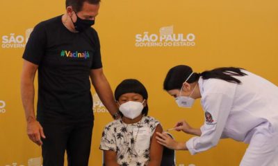 Primeira criança é vacinada contra Covid-19 no Brasil
