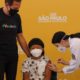 Primeira criança é vacinada contra Covid-19 no Brasil
