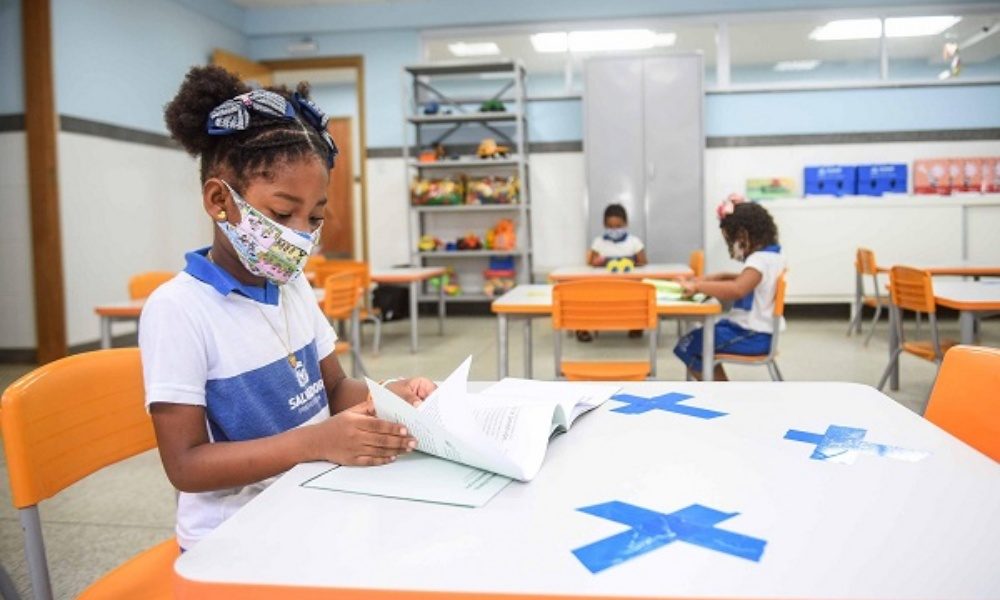 Escolas da rede municipal de Salvador iniciam ano letivo 2022 hoje com aulas 100% presenciais