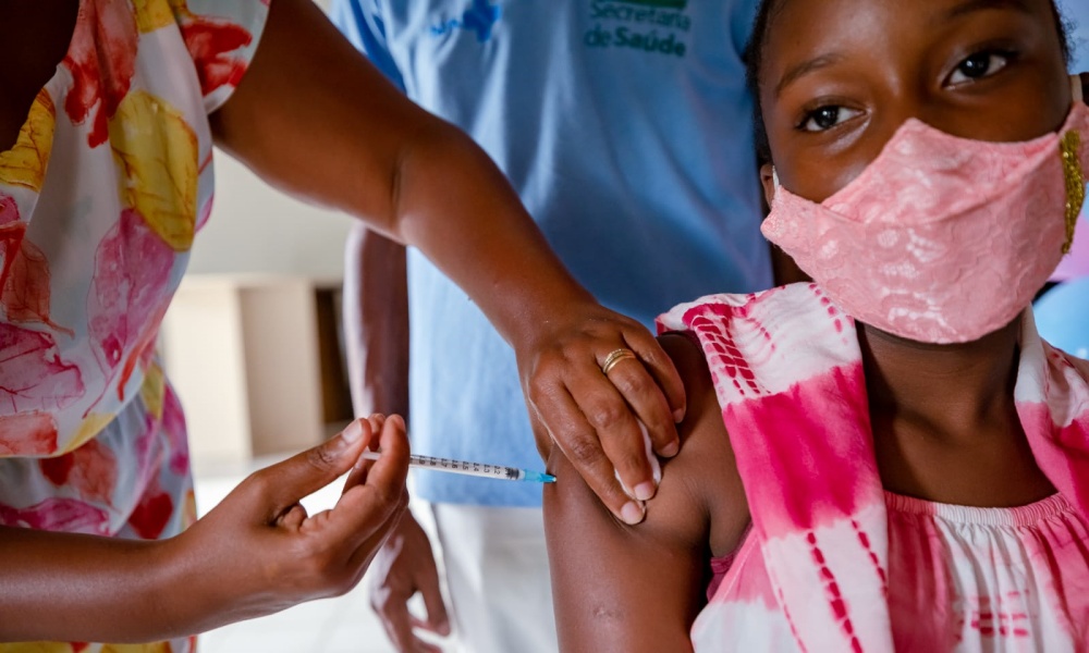 Vacinação contra Covid-19 está mantida hoje em Camaçari; veja os postos