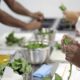 Pizzaria abre vaga de emprego para cozinheira e auxiliar de cozinha em Camaçari