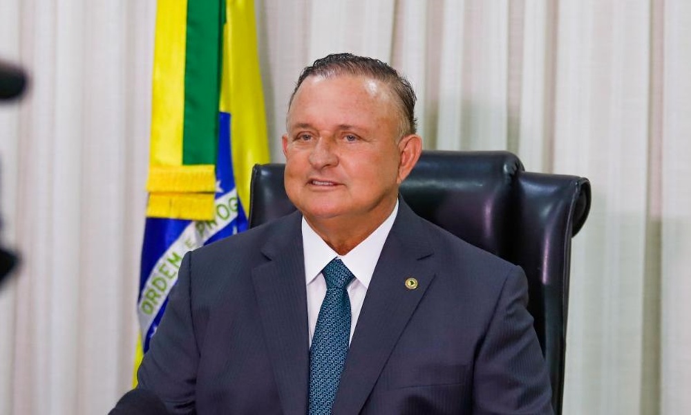 Adolfo Menezes convoca sessão extraordinária para esta quarta-feira